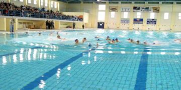 ΔΕΛΦΙΝΙΑ Πτολεμαΐδας: Ζητείται γυμναστής – γυμνάστρια κολύμβησης