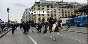 Μαθητής βγήκε με… άλογο σε διαμαρτυρία για το Σκοπιανό – Δείτε Βίντεο