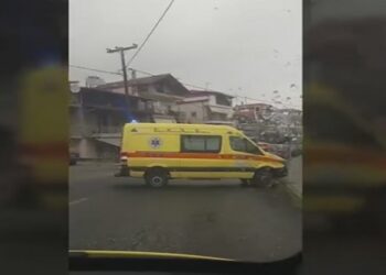 Άμεση αντίδραση του ΕΚΑΒ Καστοριάς στο περιστατικό που συγκλόνισε την τοπική κοινωνία με τον σοβαρό τραυματισμό γυναίκας (video)