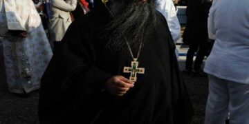 Τι μισθό παίρνει ο αρχιεπίσκοπος, τι παίρνουν οι παπάδες – Πόσο φτάνουν τα «τυχερά»