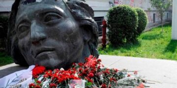 45 χρόνια μετά την επέτειο του Πολυτεχνείου καλούμαστε να αντισταθούμε σ’ εκείνους που σήμερα καταδυναστεύουν το λαό μας – Γράφει ο Βασίλειος Π. Κερμενιώτη