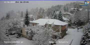 Πυκνές χιονοπτώσεις σε εξέλιξη αυτή την ώρα σε Σαμαρίνα Γρεβενών, Νυμφαίο Φλώρινας, Πισοδέρι Φλώρινας (live εικόνα)