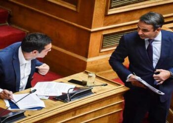 Έρευνα της Public Issue: Δημοφιλέστερος πολιτικός ο Κυριάκος Μητσοτάκης – Στον «πάτο» ο Τσίπρας