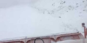 Έπιασαν δουλειά τα μηχανήματα στο δρόμο προς Σαμαρίνα (video)
