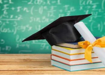 Χορήγηση οικονομικών ενισχύσεων σε αριστούχους απόφοιτους μαθητές Λυκείων από το Τσιστοπούλειο Ίδρυμα στη Σιάτιστα