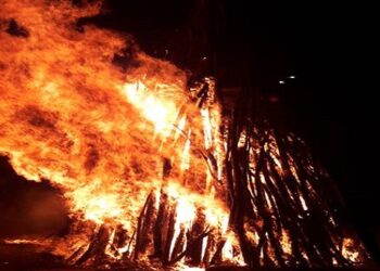 Κόλντα Μπάμπω στην πλατεία του Oικισμού Καρδιάς Πτολεμαΐδας