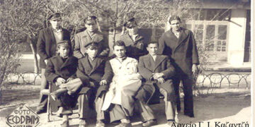 Ανταρτόπληκτοι συμπολίτες μας στην πλατεία της Κοζάνης στις 10-2-1949 – Από τη στήλη του κ. Γ. Καζαντζή στον Παλμό 25/12/2018