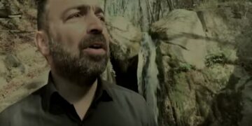 Ακούστε το νέο τραγούδι του Αλέξη Παρχαρίδη – “Μοιρολογιά”, που αναφέρεται σε αληθινή, τραγική ιστορία