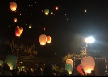 Μαυροχώρι Καστοριάς: Γέμισε ο ουρανός με φαναράκια των ευχών!