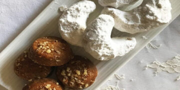 Μελομακάρονα vs κουραμπιέδες – Πόσες θερμίδες παίρνουμε