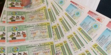 Χριστουγεννιάτικο Λαϊκό Λαχείο: Δείτε τον τυχερό αριθμό που κερδίζει τα 2 εκατ. ευρώ