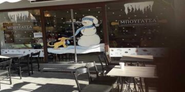 Εξαιρετική βιτρίνα με Χριστουγεννιάτικο διάκοσμο – Από τα Παραπολιτικά του Παλμού