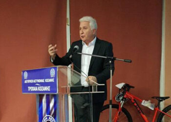 Αποδοκιμασίες κατά του βουλευτή ΣΥΡΙΖΑ Γ. Ουρσουζίδη στην εκδήλωση της Τροχαίας στο Εκθεσιακό Κέντρο – Γονείς δυσανασχέτησαν για την καθυστέρηση (video)