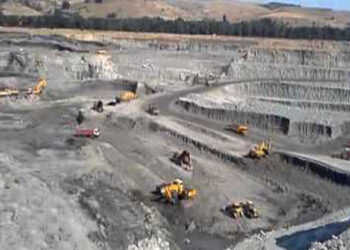 Χριστουγεννιάτικος μποναμάς Σταθάκη για την αποεπένδυση: Τουλάχιστον μέχρι το 2028 η τροφοδοσία του ΑΗΣ Μελίτης από τα λιγνιτωρυχεία Αχλάδας