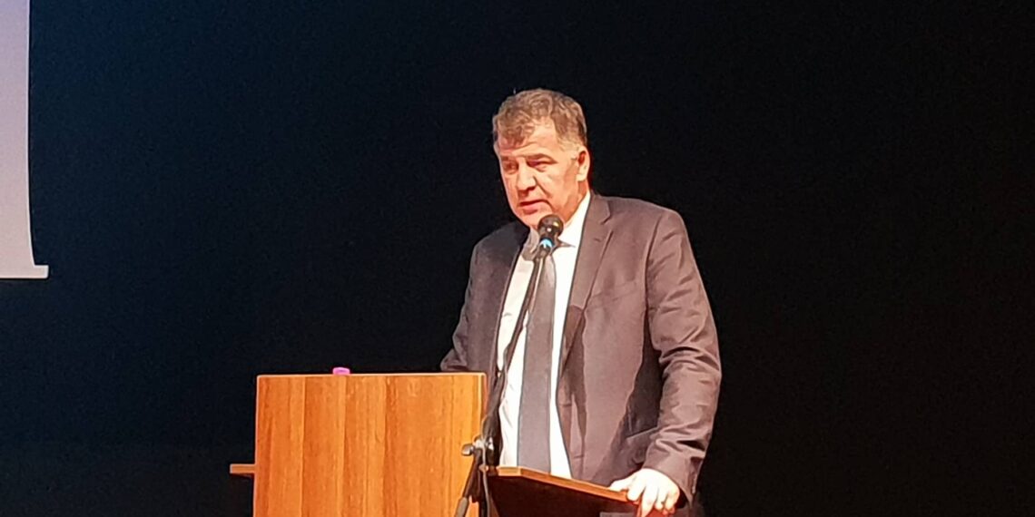 Ε. Σημανδράκος: “Στρατηγικός στόχος του προγράμματός μας η καταπολέμηση της ανεργίας”