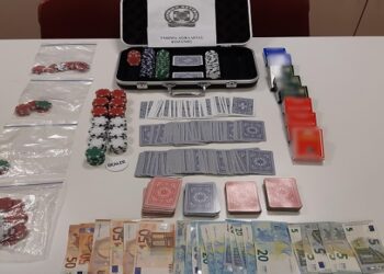 Είχαν στήσει παράνομη χαρτοπαικτική λέσχη σε κατάστημα της Κοζάνης παίζοντας πόκερ – Έντεκα συλλήψεις από την αστυνομία