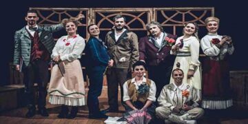 H παράσταση «Οι Ηλίθιοι» για 2 τριήμερα ξανά στην Πτολεμαΐδα