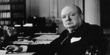 ΟΥΙΝΣΤΟΝ ΤΣΟΡΤΣΙΛ: Κριτική επί της κινηματογραφικής ταινίας “Η πιο σκοτεινή ώρα” – Τέτοιους ηγέτες θέλει ο λαός – Γράφει ο Ευστάθιος Λαμπριανίδης