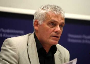 «Μπουρλότο» στην κυβέρνηση: Καταψηφίζουν τις κυρώσεις για εκχώρηση υδρογονανθράκων Τσιρώνης-Δημαράς