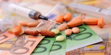 Οι ληστές με τα «Λευκά κολάρα» – Γράφει ο Μιχάλης Ραμπίδης