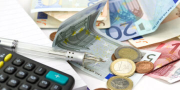 Πώς θα πληρώσετε σε δόσεις τους φόρους