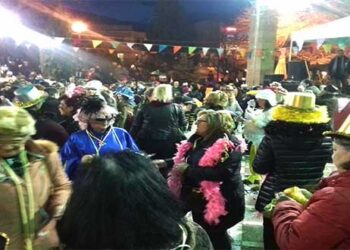 Αποκριάτικο ξεφάντωμα στην Κεντρική Πλατεία της Πτολεμαΐδας – Μεγάλη ανταπόκριση στο κάλεσμα των 13 Πολιτιστικών Συλλόγων