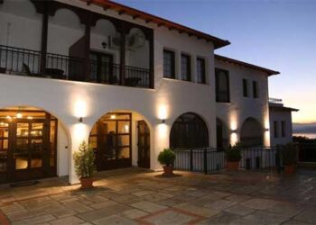 Μεγάλο πλήγμα για το Βελβεντό – Έβαλε “λουκέτο” το ξενοδοχείο “Αγνάντι”