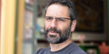 Οι πρώτες δηλώσεις του δημάρχου Κοζάνης μετά την εφαρμογή του αντικαπνιστικού νόμου: “Υπάρχει θετική αποδοχή από την κοινωνία…περισσότερο από όσο περιμέναμε” – “Ζητάω από όλους λίγη υπομονή” – “Η διαβούλευση και ο διάλογος έχουν τελειώσει” – “Απίστευτη έκπληξη για το περιεχόμενο της επιστολής του ΕΒΕ” – Τι λέει για τους γειτονικούς Δήμους και τους ελέγχους στα χωριά – Βίντεο