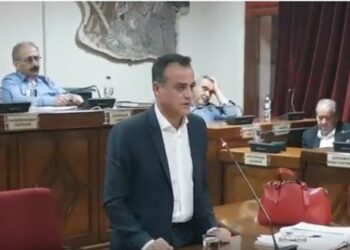 O Θ. Καρυπίδης απαντά για την παραχώρηση των υποδομών στην Ακαδημία Πυροσβεστών σε σχέση με τις υποδομές του ΤΕΙ Μαιευτικής (Βίντεο από το ΔΣ Εορδαίας)
