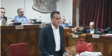 O Θ. Καρυπίδης απαντά για την παραχώρηση των υποδομών στην Ακαδημία Πυροσβεστών σε σχέση με τις υποδομές του ΤΕΙ Μαιευτικής (Βίντεο από το ΔΣ Εορδαίας)