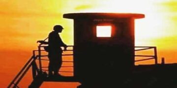 Ακόμη κανείς δεν απάντησε σε εκείνη τη μάνα… – Γράφει η Θεοπίστη Κρυσταλλίδου