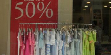 Ξεκινούν στις 2 Μαΐου οι εαρινές ενδιάμεσες εκπτώσεις