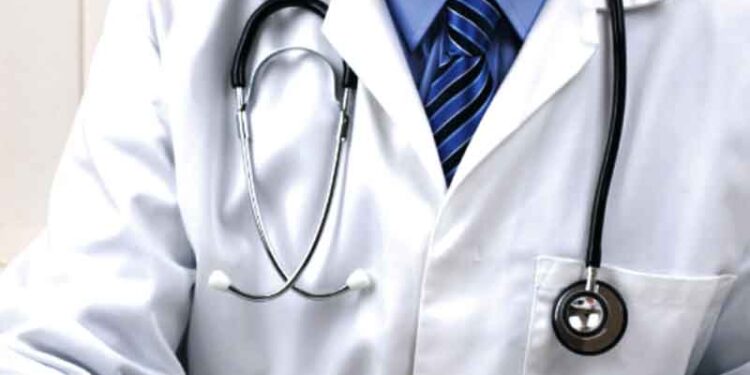 Τέλος οι επισκέψεις σε νοσοκομεία και γιατρούς του ΕΟΠΥΥ – Μόνο με παραπεμπτικό από τον οικογενειακό γιατρό