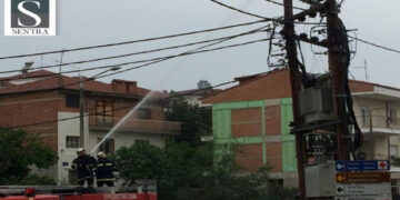 Έκρηξη και φωτιά σε μετασχηματιστή βύθισε στο… σκοτάδι το Άργος Ορεστικό (Φωτογραφία)