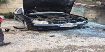 Καστοριά: Σταθμευμένο όχημα τυλίχτηκε στις φλόγες -Δείτε φωτογραφίες