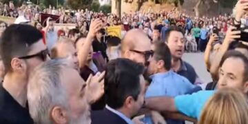 6λεπτο βίντεο με ολόκληρη την επίθεση στο Γ. Μπουτάρη