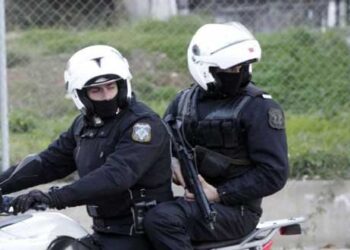 Αναστατώθηκε το κέντρο της Κοζάνης-Η ομάδα “ΔΙΑΣ” έκανε έφοδο σε παλαιό κτίριο-κατάστημα στη Μ. Αλεξάνδρου μετά από καταγγελία και βρήκε μέσα δυο νεαρούς και μια κοπέλα…