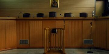 Αναβλήθηκε για τις 19 Σεπτεμβρίου η δίκη του συζυγοκτόνου του Βελβεντού Τάσου Τσιουχάρα για την κατηγορία πως επιχείρησε να βλάψει την μητέρα της Ανθής