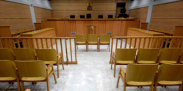 Ποινές «χάδι» στους κατηγορουμένους για το «πάρτι» με τις χρυσές επιχορηγήσεις στη ΔΕΗ