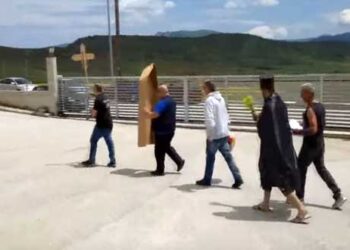 Επικό «τρολάρισμα»: Καστοριανοί φίλοι του ΠΑΟΚ έκαναν «κηδεία» στην ΑΕΚ – Δείτε το βίντεο