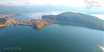 Η εναλλαγή των εποχών στη λίμνη της Καστοριάς, μέσα από ένα εκπληκτικό βίντεο, από drone!