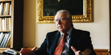 Γ. Μπαμπινιώτης: Σήμερα το σχολείο είναι άχρηστο – Τα παιδιά το τελειώνουν και δεν θυμούνται απολύτως τίποτα
