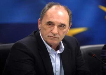 Σταθάκης- θεσμοί: Συνεχίζεται η αποκρατικοποίηση της ΔΕΗ – Διαχωρίζεται η ΔΕΠΑ