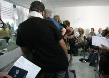 Στην ουρά έως και 5 χρόνια για σύνταξη 240.000 δικαιούχοι