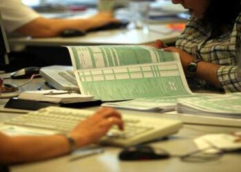 Φορολογική δήλωση 2018: Ποιοι πρέπει να υποβάλλουν το Ε2