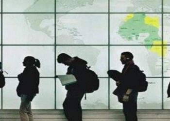 Παραμονή ή Φυγή των νεοελλήνων από τη χώρα τους; Πρόβλημα ή λύση; – Γράφουν Θωμάς Γκατζόφλιας & Φωτεινή Χατζάρα