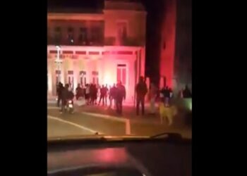 Οι πανηγυρισμοί των οπαδών του ΠΑΟΚ στο κέντρο της Κοζάνης για το Κύπελλο (Βίντεο)