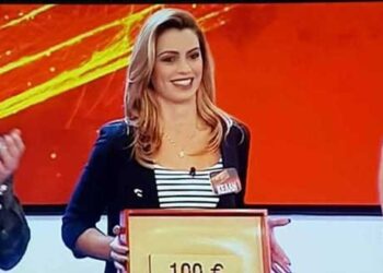 “Deal” για την Κέλλυ Τσιόκα από την Γαλατινή: Έβγαλε τις 60.000 την…κατάλληλη στιγμή – Δείτε το βίντεο