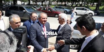 Καταχειροκροτήθηκε ο Καραμανλής στη Θεσσαλονίκη (video)