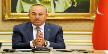 Βόμβα Τσαβούσογλου: Η Τουρκία ακυρώνει την συμφωνία με την Ελλάδα για το προσφυγικό